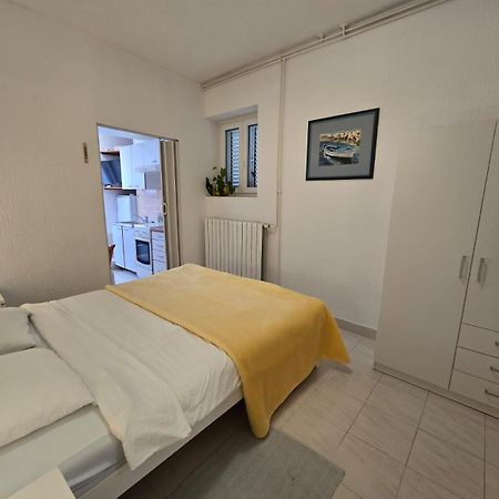 Apartment Ella Banjol Buitenkant foto