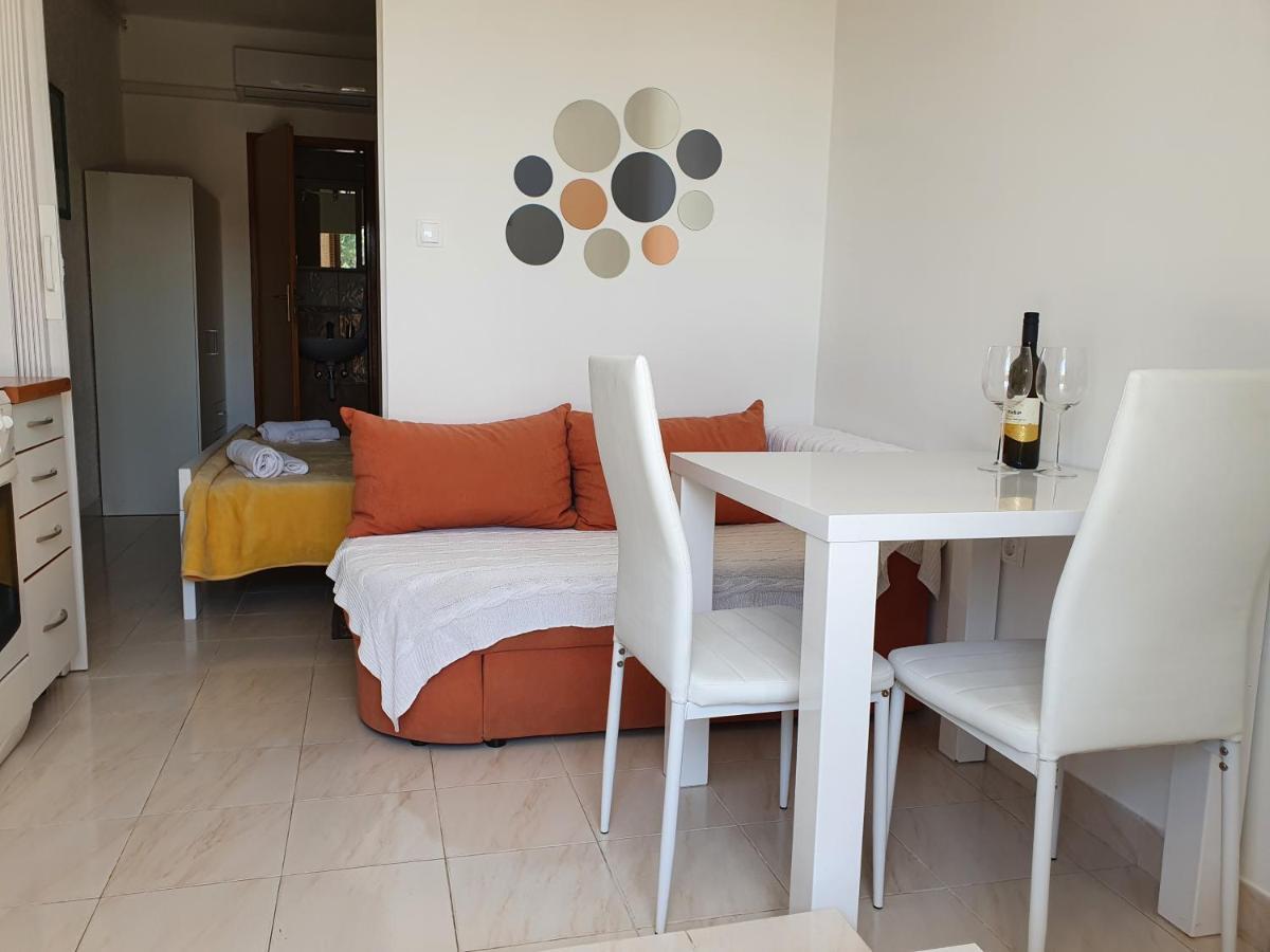 Apartment Ella Banjol Buitenkant foto