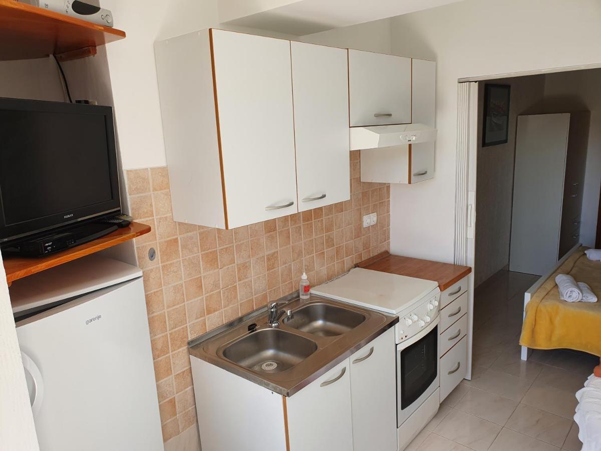 Apartment Ella Banjol Buitenkant foto