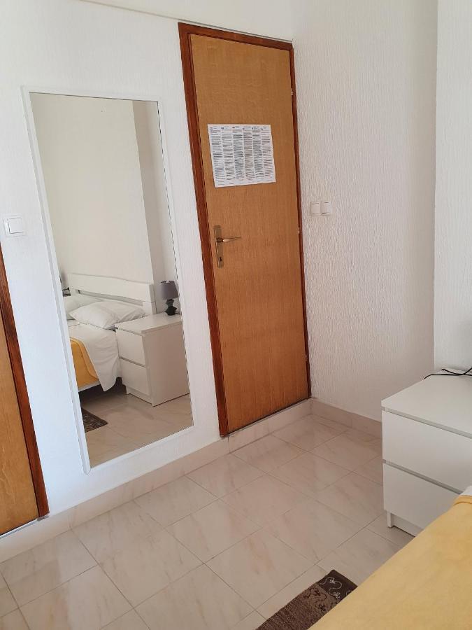 Apartment Ella Banjol Buitenkant foto