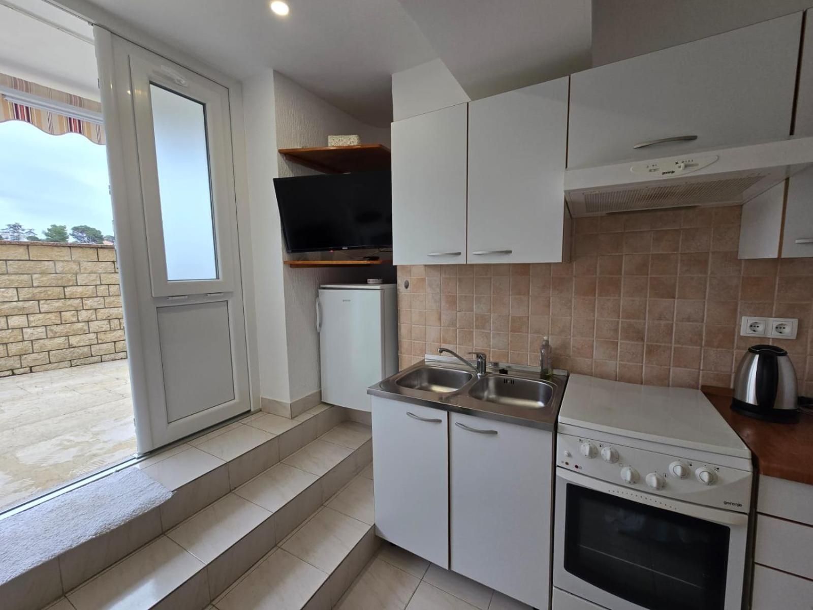 Apartment Ella Banjol Buitenkant foto
