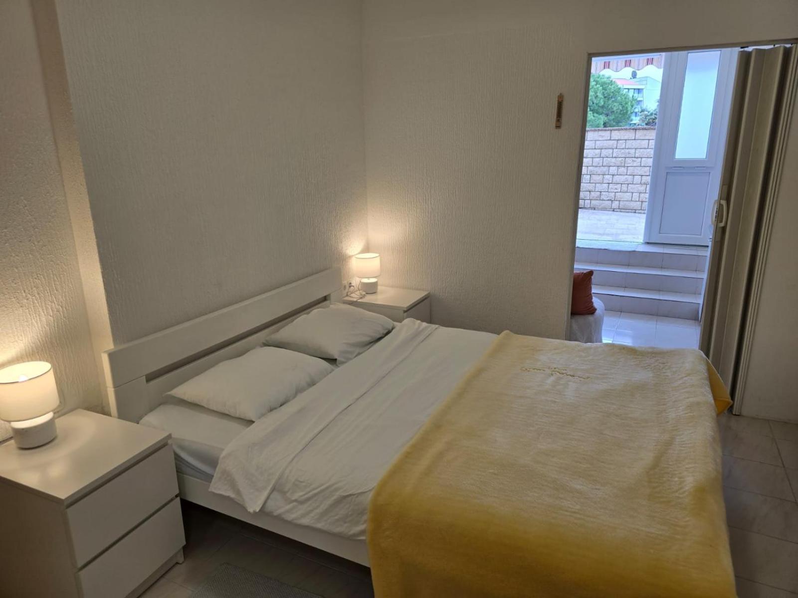 Apartment Ella Banjol Buitenkant foto
